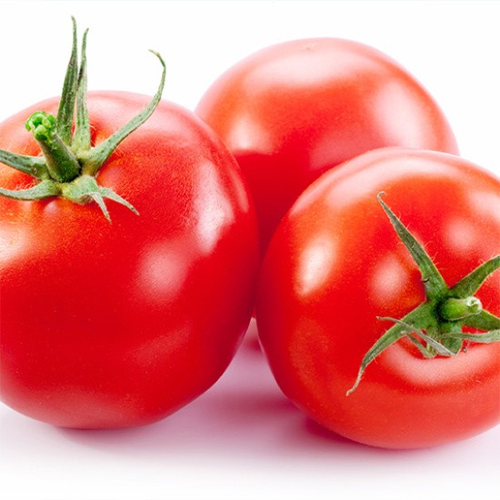 Trois belles tomates rouges